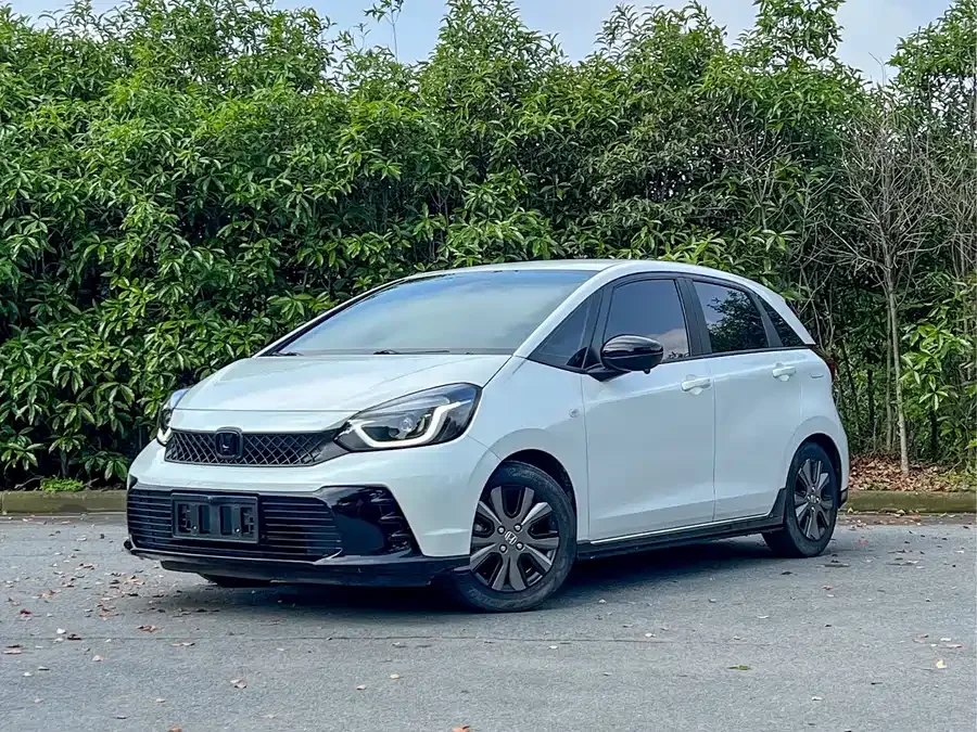 Honda Fit Fit 2023 1.5L CVT trendy version 2023 — фото 1, купить с доставкой в Москву