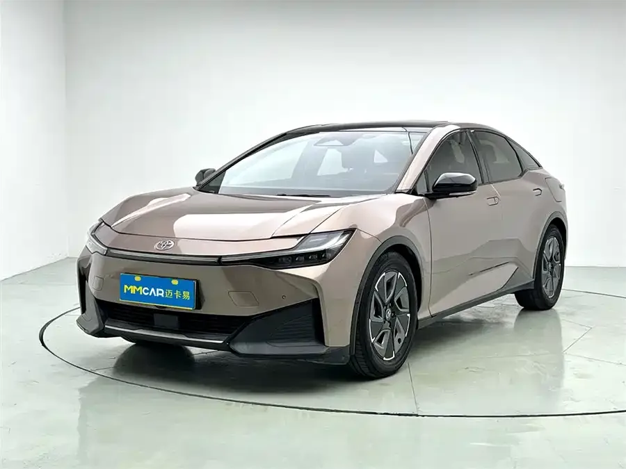 Toyota bZ 3 2023 616km long range Premium 2023 — фото 1, купить с доставкой в Москву