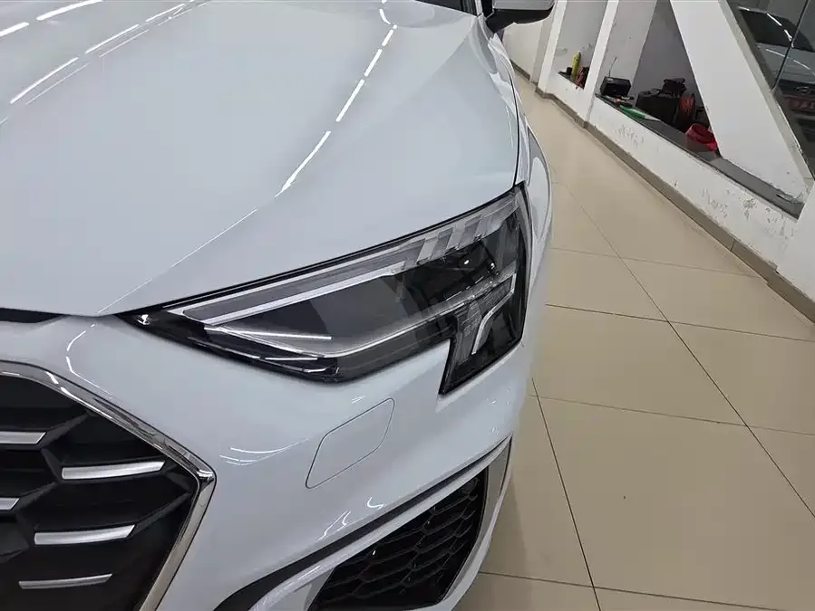 Audi A3 2024 A3L Limousine 35 TFSI Fashion Sports 2024 — миниатюра 2