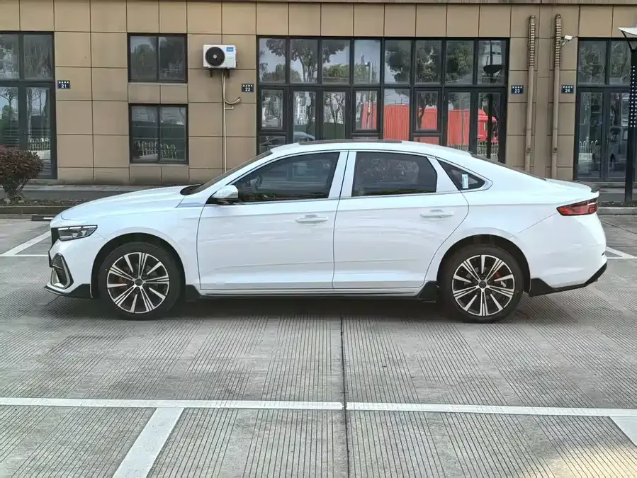 Geely Xingrui Xingrui 2026 Dongfang Yao 1.5TD Kunlun Edition 2026 — миниатюра 4