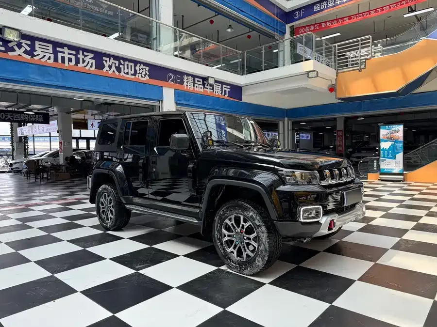 BAIC BJ40 Beijing Off-road BJ40 2023 2.0T Automatic 4WD City Hunter Edition Knight Edition 2023 — миниатюра 3