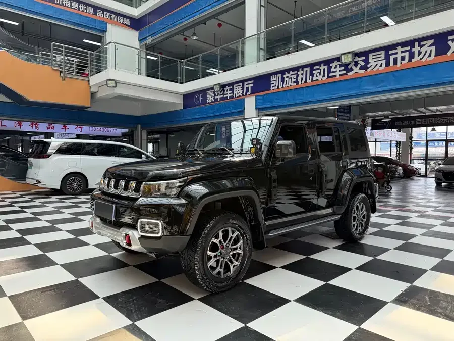 BAIC BJ40 Beijing Off-road BJ40 2023 2.0T Automatic 4WD City Hunter Edition Knight Edition 2023 — фото 1, купить с доставкой в Москву