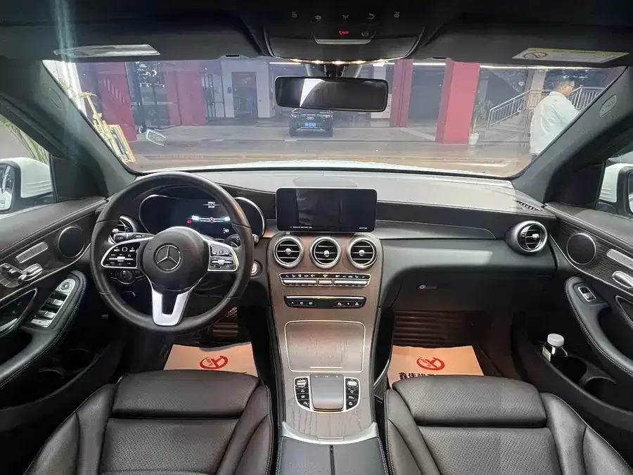 Mercedes-Benz GLC-Class Mercedes-Benz GLC 2022 GLC 260 L 4MATIC Luxury Edition 2022 — миниатюра 3