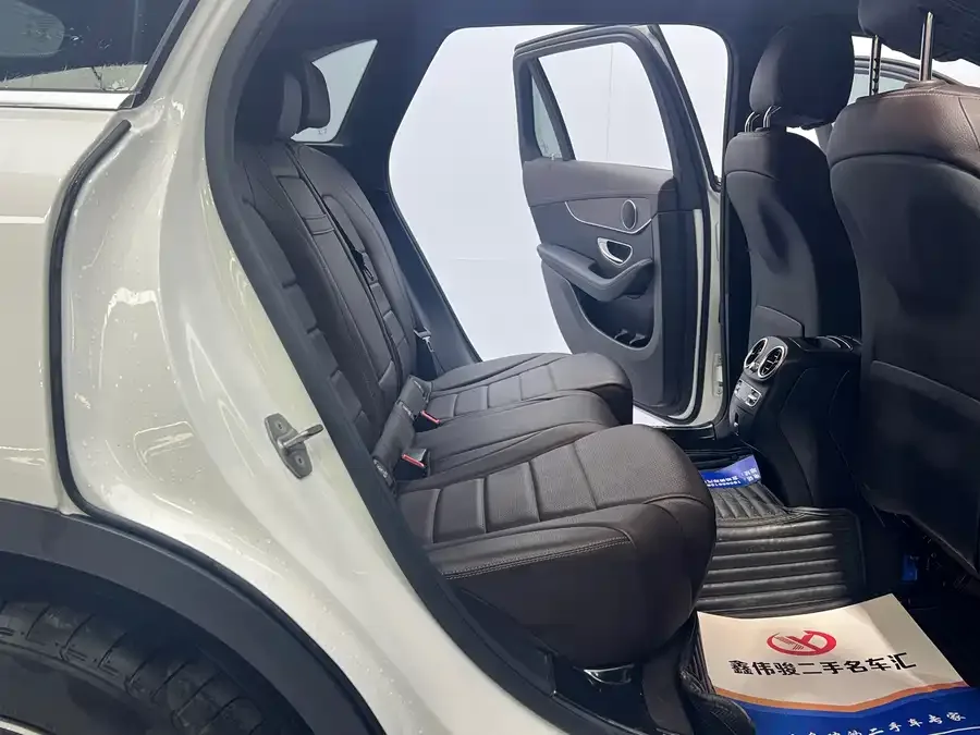 Mercedes-Benz GLC-Class Mercedes-Benz GLC 2022 GLC 260 L 4MATIC Luxury Edition 2022 — миниатюра 4