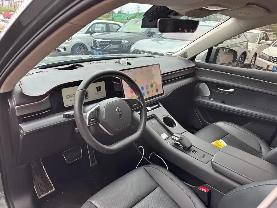 AITO M5 M5 2022 Extended Range 4WD Ultimate Edition 2022 — миниатюра 3
