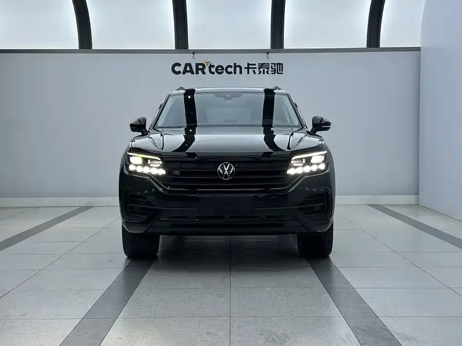 Volkswagen Touareg Touareg 2022 3.0TSI Ruixiang Edition Obsidian Sports Package 2023 — миниатюра 2