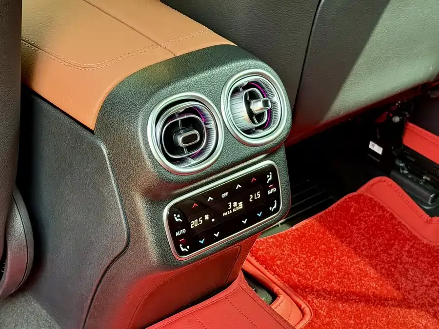 Mercedes-Benz GLC-Class Mercedes-Benz GLC 2023 GLC 260 L 4MATIC luxury 7-seater 2023 — миниатюра 4