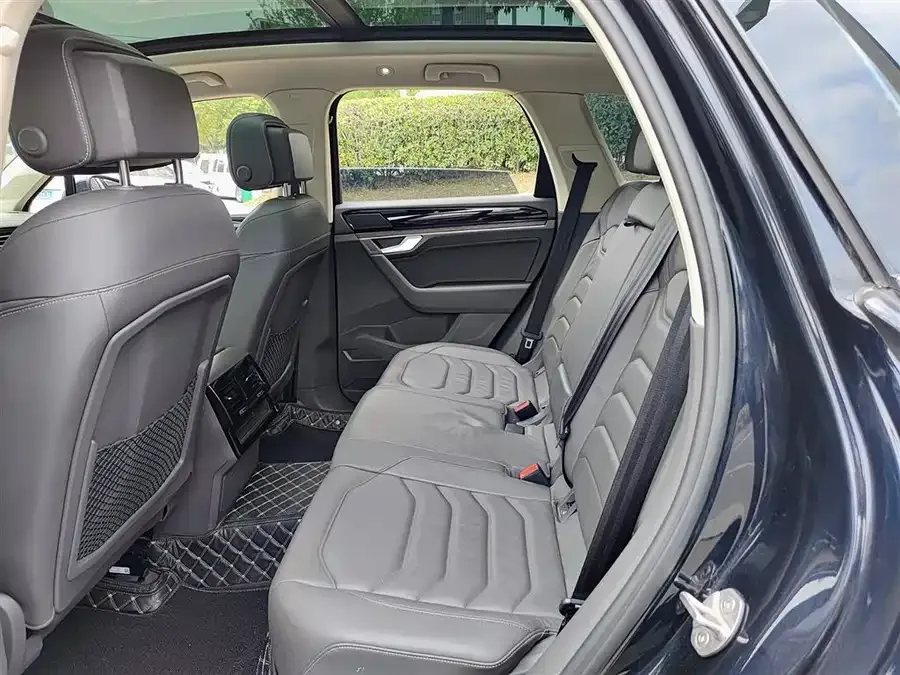 Volkswagen Touareg Touareg 2022 3.0TSI Ruixiang Edition Classic Sports Package 2023 — миниатюра 5