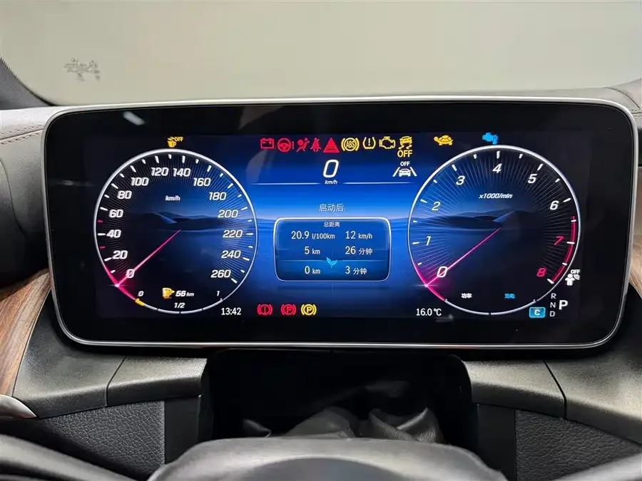 Mercedes-Benz GLC-Class Mercedes-Benz GLC 2025 GLC 300 L 4MATIC Dynamic 5-seater 2025 — миниатюра 5