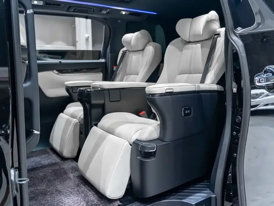 Lexus LM 2020 300h 7-seat Elegant Edition 2022 — миниатюра 3