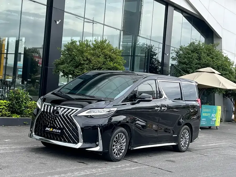 Lexus LM 2022