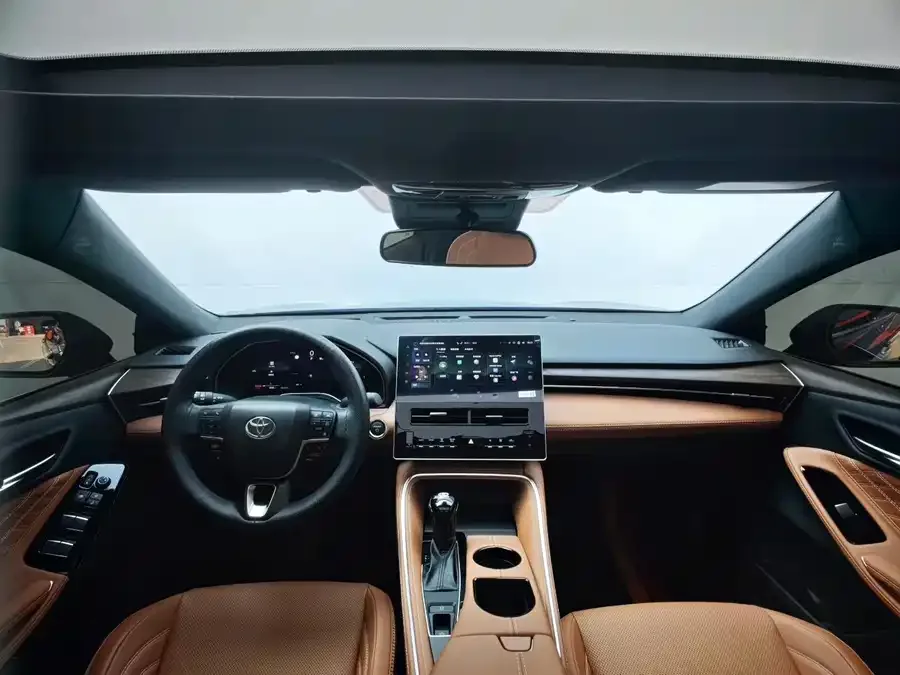 Toyota Avalon 2024 Avalon Hybrid 2.0L Luxury Edition 2025 — миниатюра 2