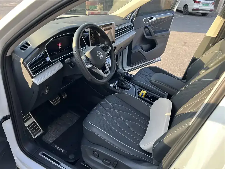 Volkswagen Tiguan L Tiguan L 2024 330TSI Automatic 2WD R-Line Enjoy Edition 2024 — миниатюра 2