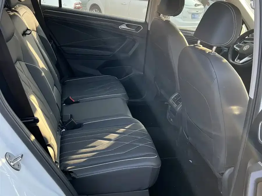 Volkswagen Tiguan L Tiguan L 2024 330TSI Automatic 2WD R-Line Enjoy Edition 2024 — миниатюра 4