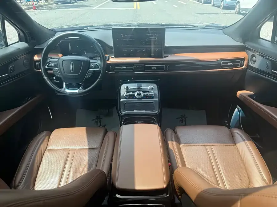 Lincoln Navigator Voyager 2022 2.7T four-wheel drive elegant version 2022 — миниатюра 4