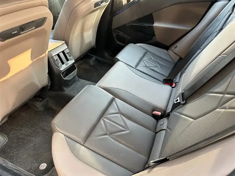 BMW X3 2025 xDrive30L Exclusive M Sport Package 2025 — миниатюра 5