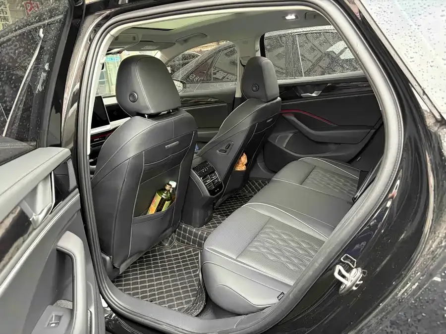 Volkswagen Magotan Magotan 2024 380TSI DSG Premium Edition Big Magotan Package 2025 — миниатюра 4