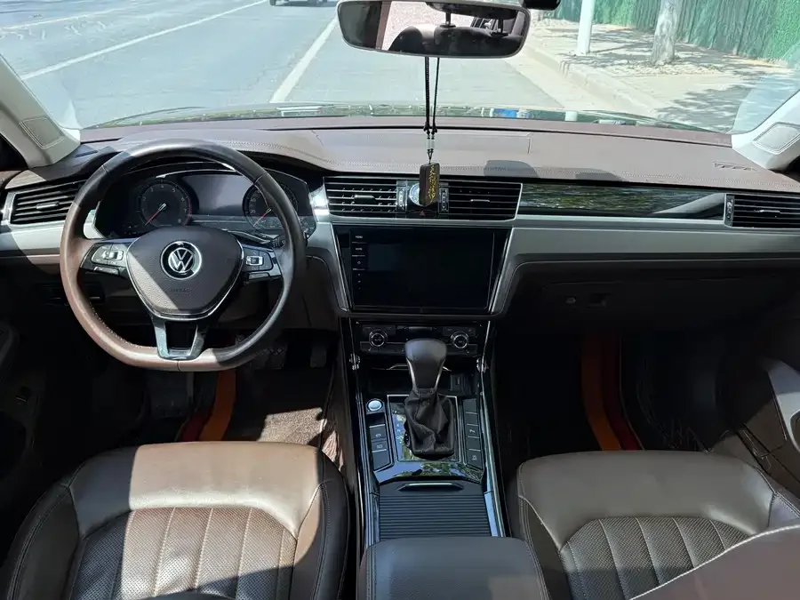 Volkswagen Phaeton / Phideon 2021 Phideon 380TSI Luxury Edition 2022 — миниатюра 2