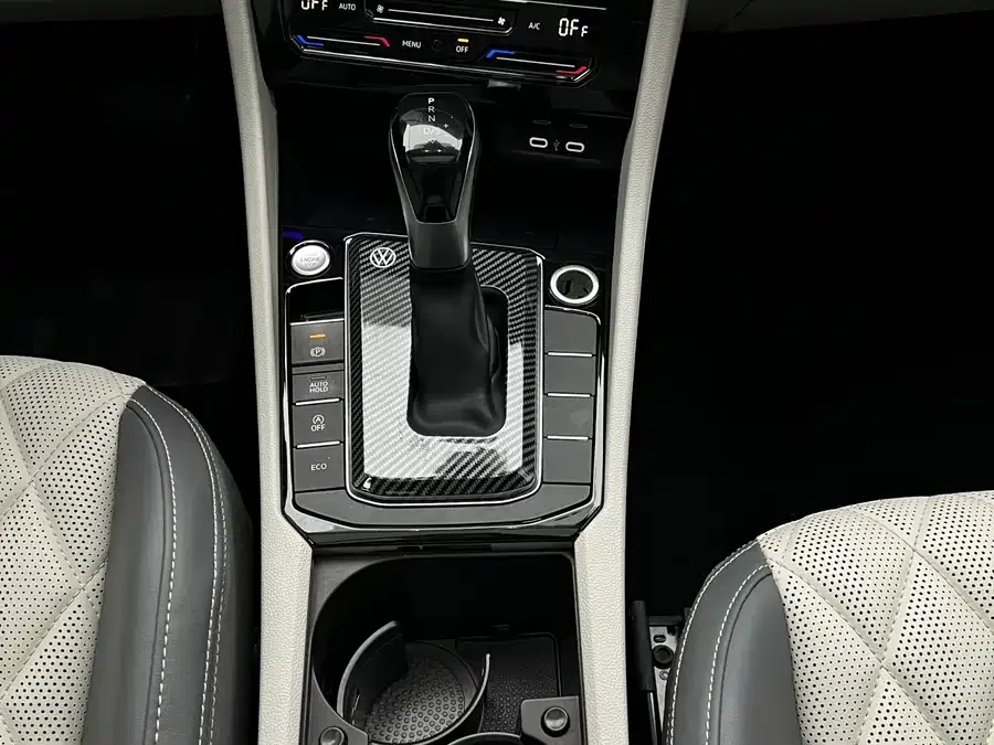 Volkswagen Sagitar 2023 Sagitar 280TSI DSG Beyond Edition 2022 — миниатюра 5