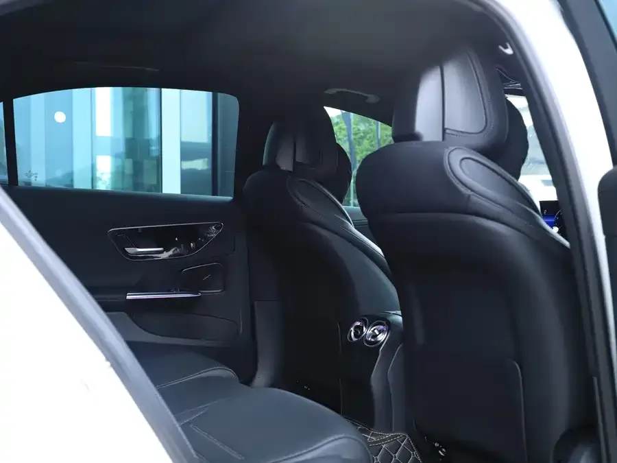 Mercedes-Benz Class C Mercedes-Benz C-Class 2024 Model Three C 260 L Sports Edition 2024 — миниатюра 4