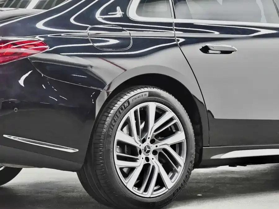 Mercedes-Benz E-Class Mercedes-Benz E-Class 2025 E 300 L Fashion Edition 2025 — миниатюра 4