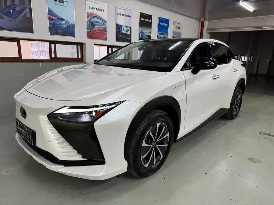 Lexus RZ 2023