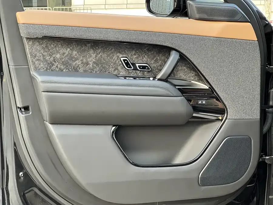 Land Rover Range Rover Sport Range Rover Sport 2024 400PS Classic Edition 2024 — миниатюра 4