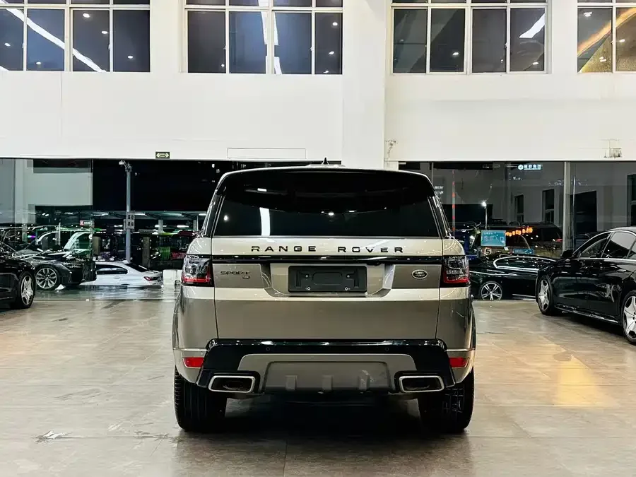 Land Rover Range Rover Sport Range Rover Sport 2022 3.0 L6 Black Edition 2022 — миниатюра 2
