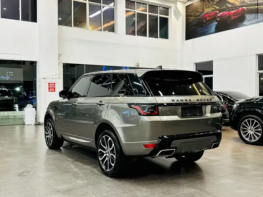 Land Rover Range Rover Sport Range Rover Sport 2022 3.0 L6 Black Edition 2022 — миниатюра 4