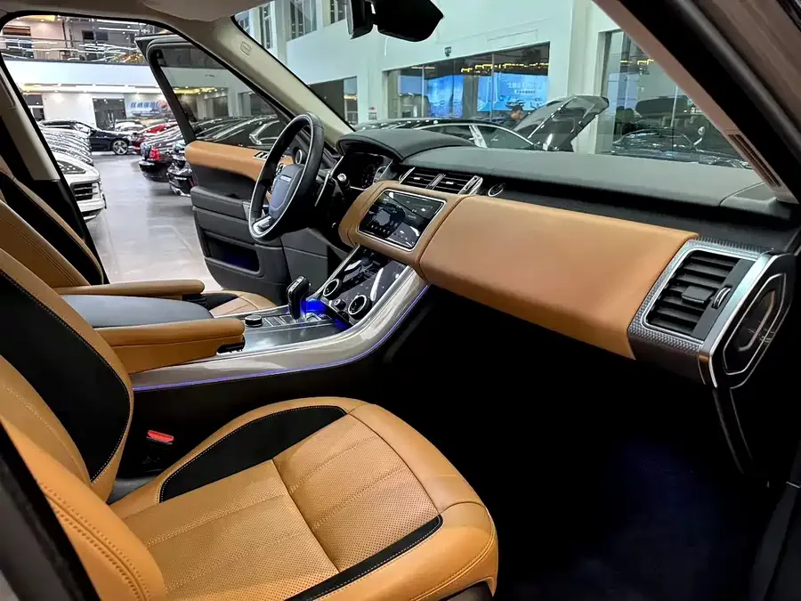 Land Rover Range Rover Sport Range Rover Sport 2022 3.0 L6 Black Edition 2022 — миниатюра 5