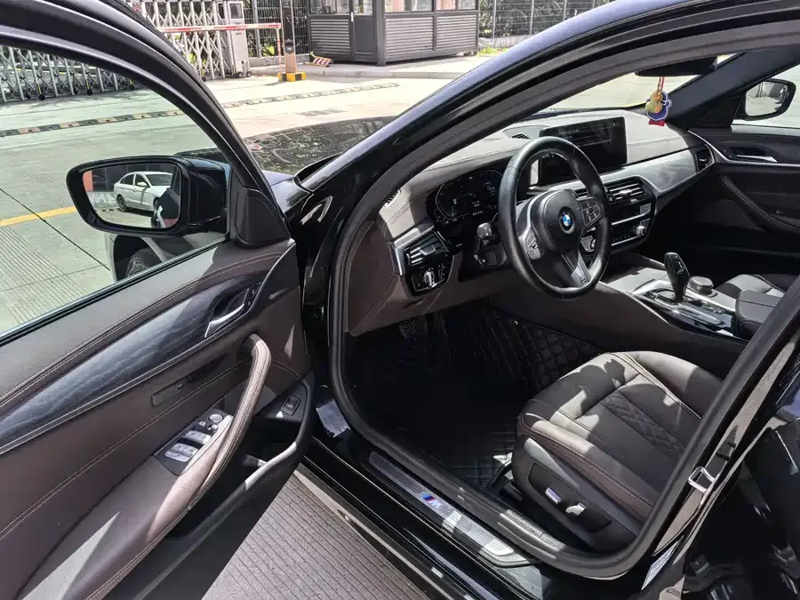 BMW 5 Series BMW 5 Series 2022 530Li Leading M Sport Package 2023 — миниатюра 3