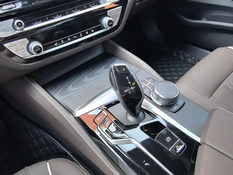 BMW 5 Series BMW 5 Series 2022 530Li Leading M Sport Package 2023 — миниатюра 4