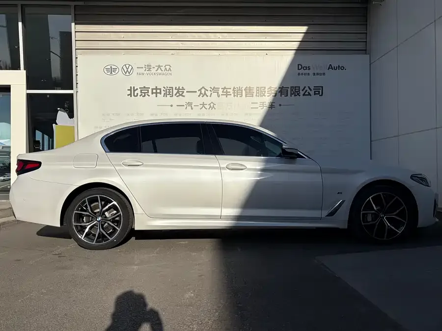 BMW 5 Series BMW 5 Series 2023 530Li Exclusive M Sport Package 2022 — миниатюра 3
