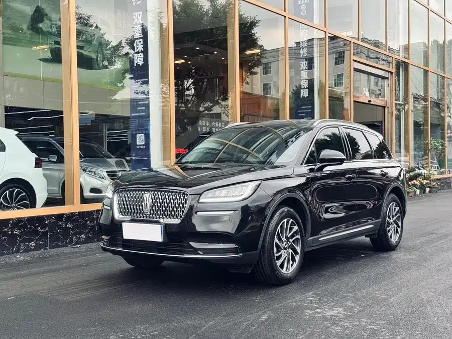 Lincoln Adventurer 2023