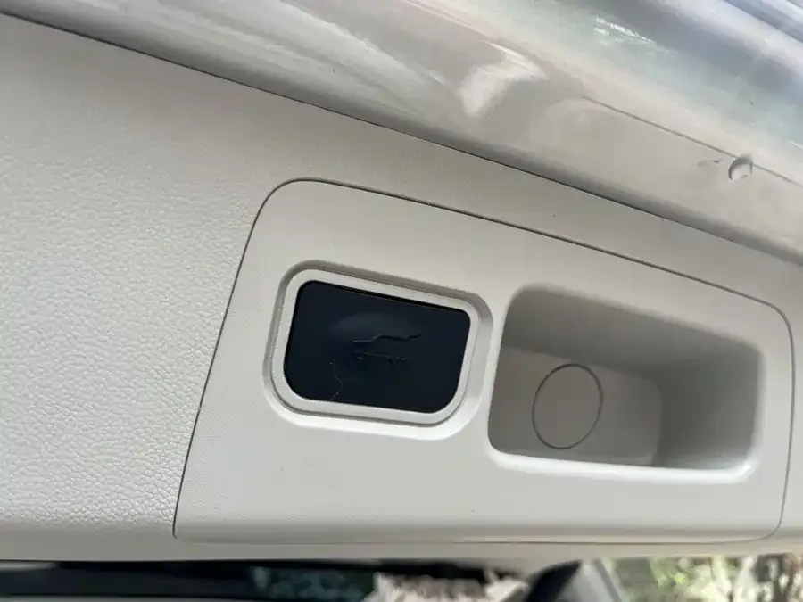 Buick GL8 2022 ES Lu Zun 653T Comfort Edition 2022 — миниатюра 5
