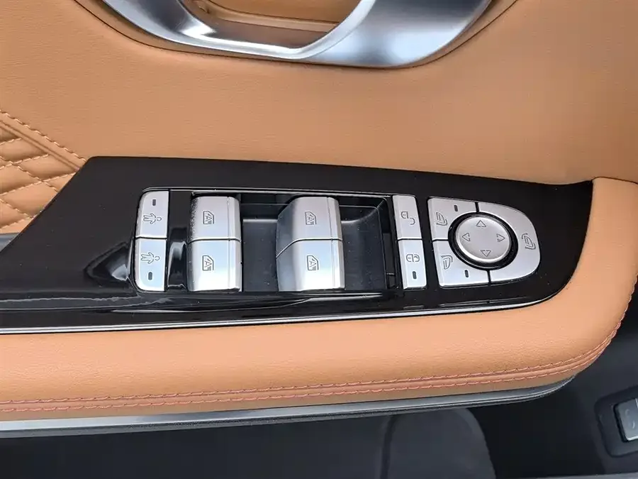 BYD Second-hand Han 2022 DM-i 242KM Flagship 2024 — миниатюра 3