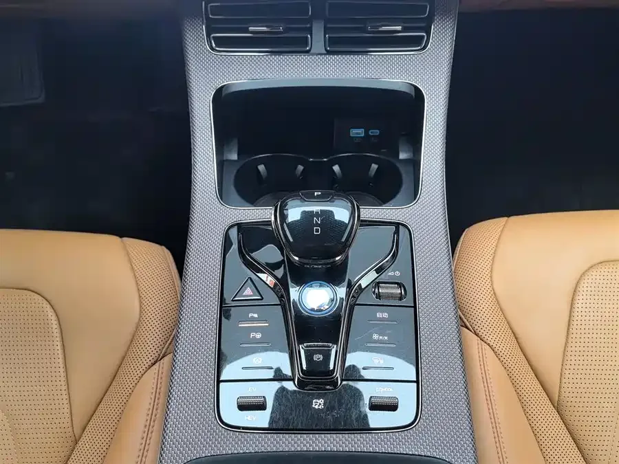BYD Second-hand Han 2022 DM-i 242KM Flagship 2024 — миниатюра 4