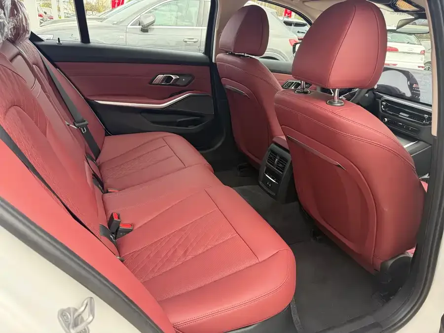 BMW 3 Series BMW 3 Series 2025 330Li M Sport Night Edition 2025 — миниатюра 4