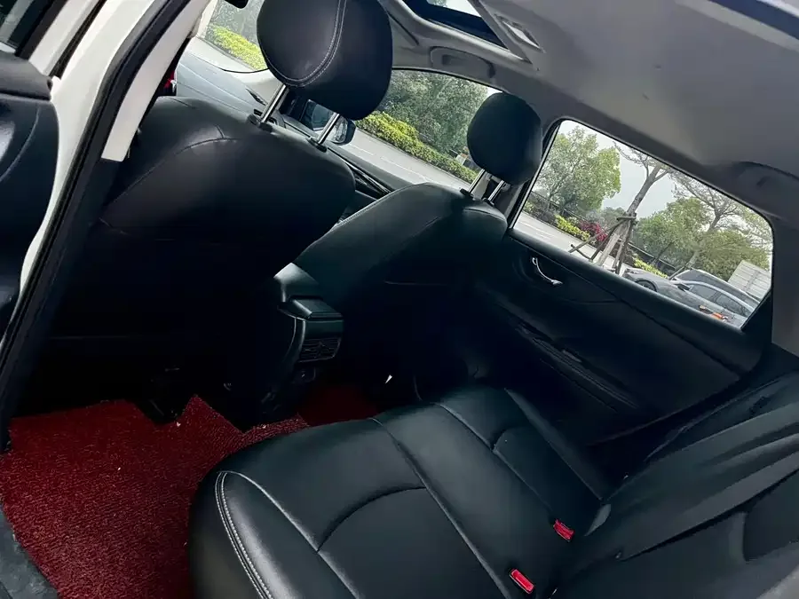 Nissan Tiida Tiida 2021 1.6L CVT Smart Travel Edition 2022 — миниатюра 3