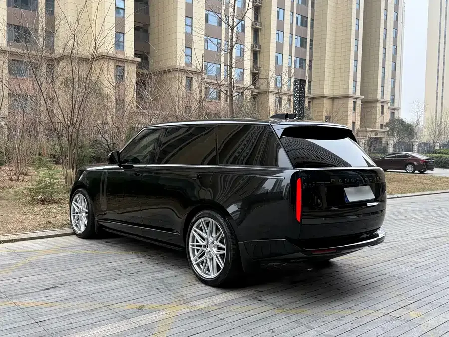 Land Rover Range Rover Range Rover 2023 3.0 L6 400PS Classic Extended Edition 2023 — миниатюра 2