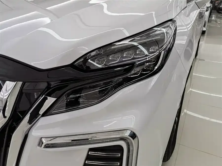 Buick GL8 2022 ES Lu Zun 653T Exclusive model 2022 — миниатюра 2