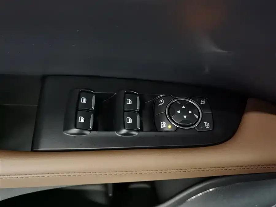 Lincoln Navigator Navigator 2021 2.7T 4WD Premium Edition 2022 — миниатюра 3