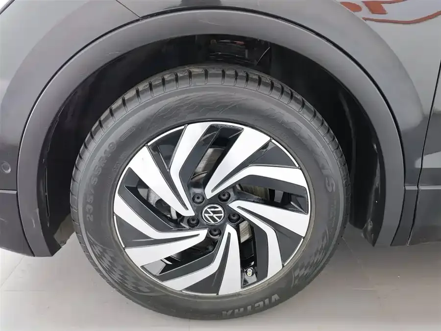 Volkswagen Tiguan L Tiguan L 2024 Outstanding Model 330TSI Automatic Two-Wheel Drive R-Line Dragon Glory Edition 2024 — миниатюра 5