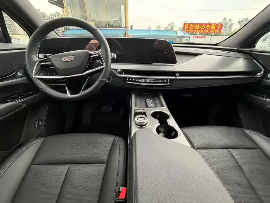 Cadillac XT5 2024 2.0T 4WD Luxury Edition (Hummingbird Edition) 2025 — миниатюра 4