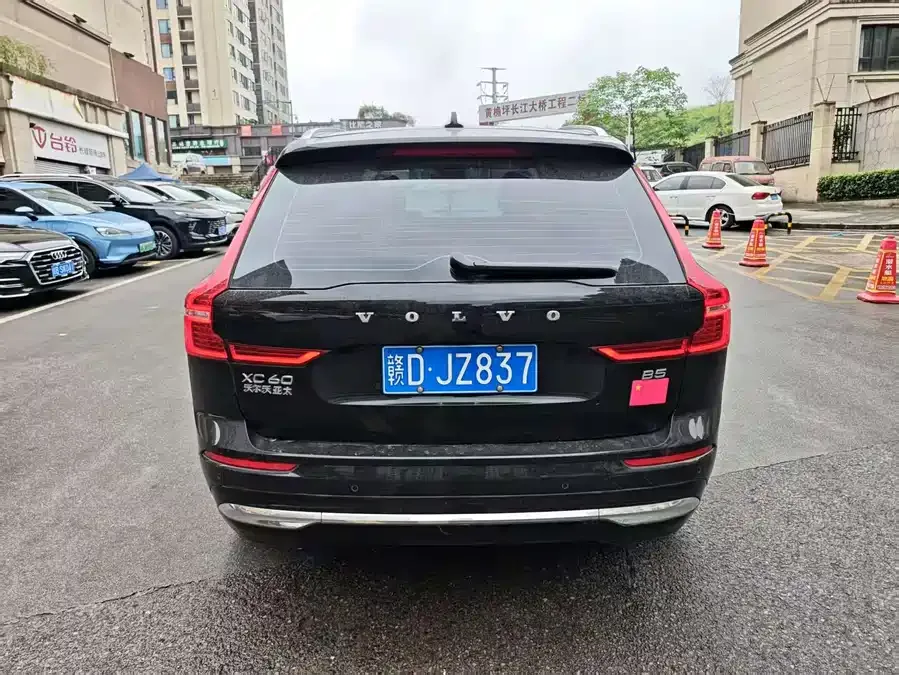 Volvo XC60 2023 B5 4WD Zhiyuan Luxury Edition 2023 — миниатюра 4