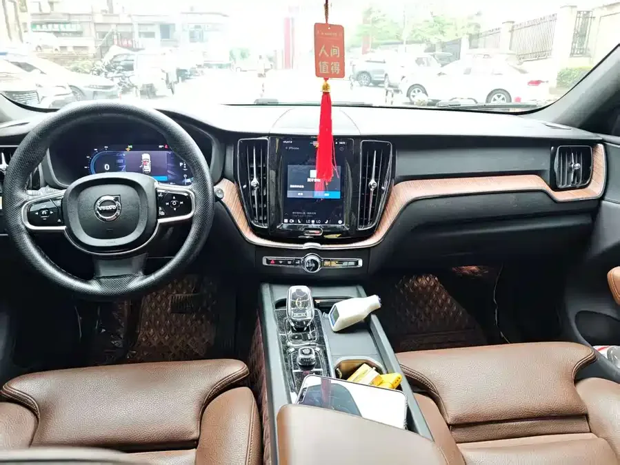 Volvo XC60 2023 B5 4WD Zhiyuan Luxury Edition 2023 — миниатюра 5