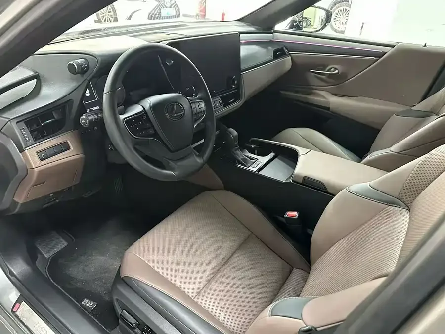 Lexus ES 2025 300h Premium Edition 2025 — миниатюра 4