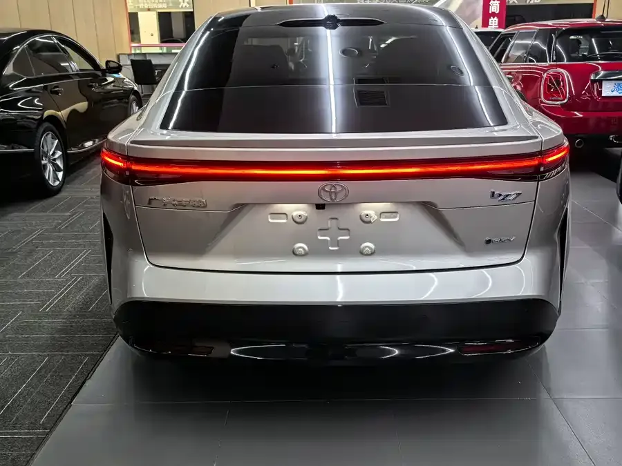 Toyota Platinum 7 Platinum 7 2026 700 Max 2026 — миниатюра 4