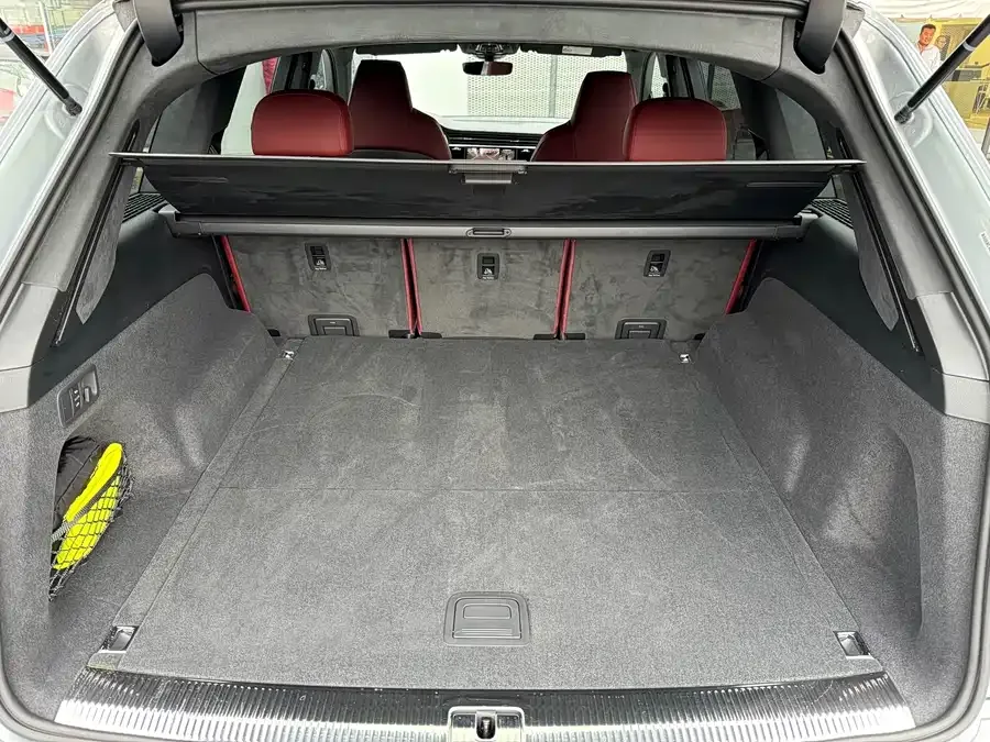 Audi SQ7 2024 4.0 TFSI 2024 — миниатюра 5
