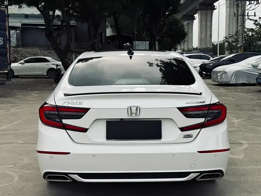 Honda Accord 2022 Accord 260TURBO Fantasy Night Premium Edition 2023 — миниатюра 2